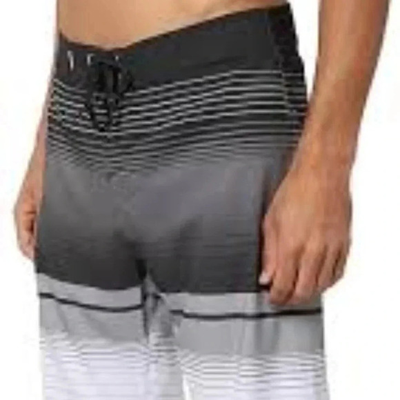 Quicksilver men’s board shorts swim trunks size 31 - Picture 2 of 9